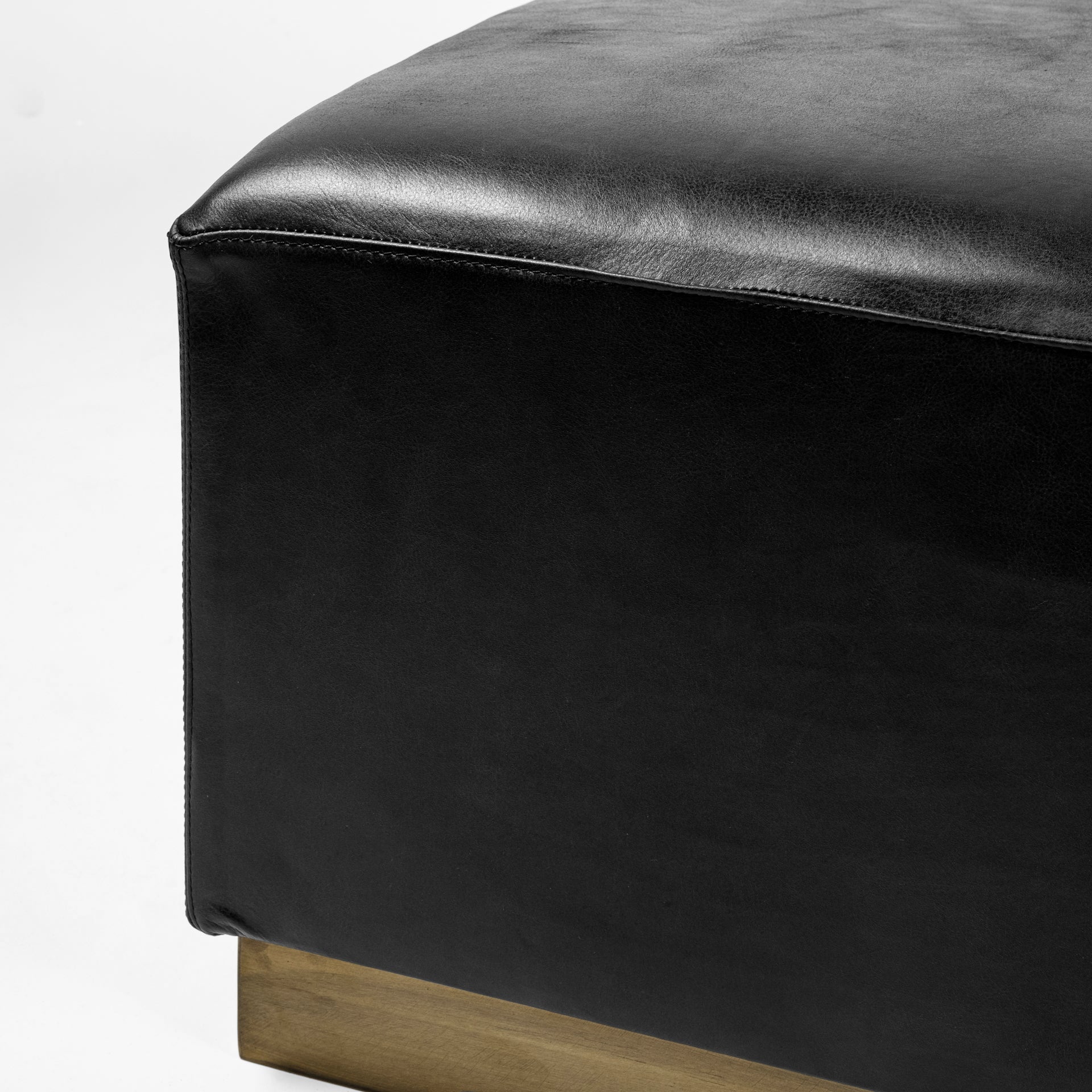 Kiara Ottoman
