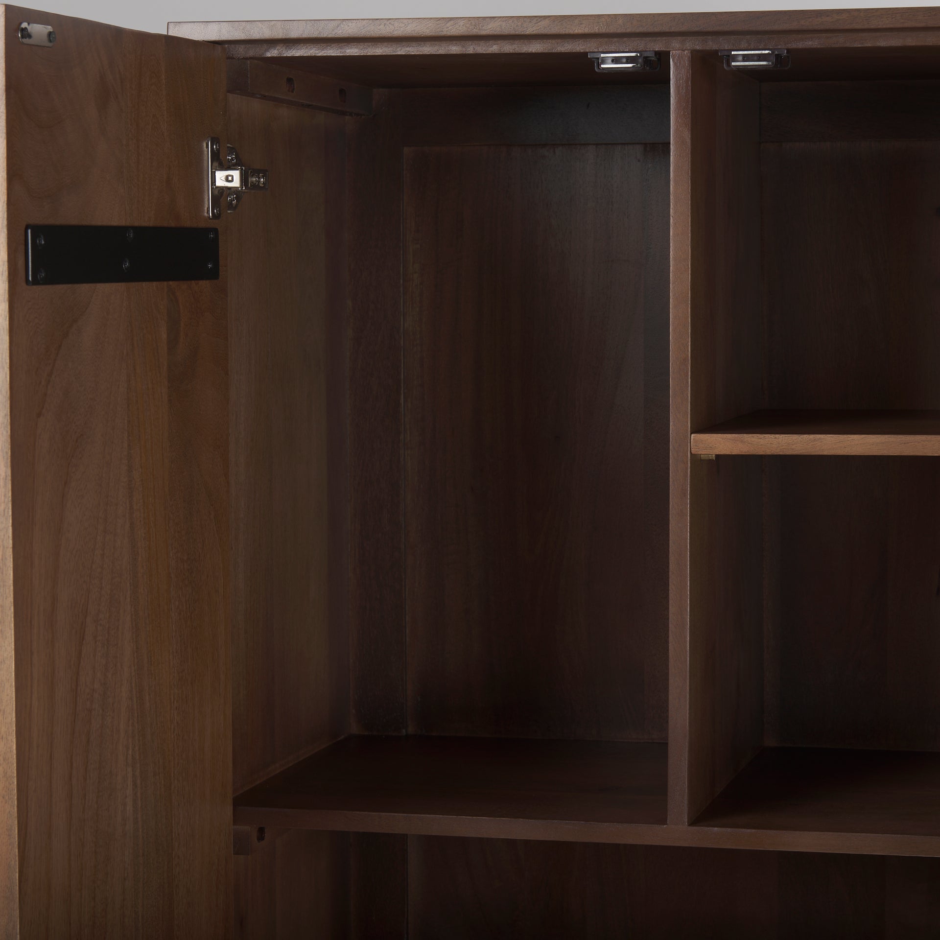 Greta Cabinet
