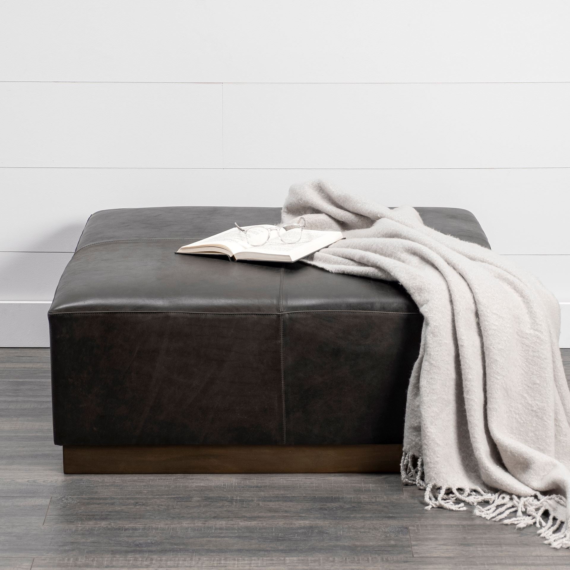 Kiara Ottoman