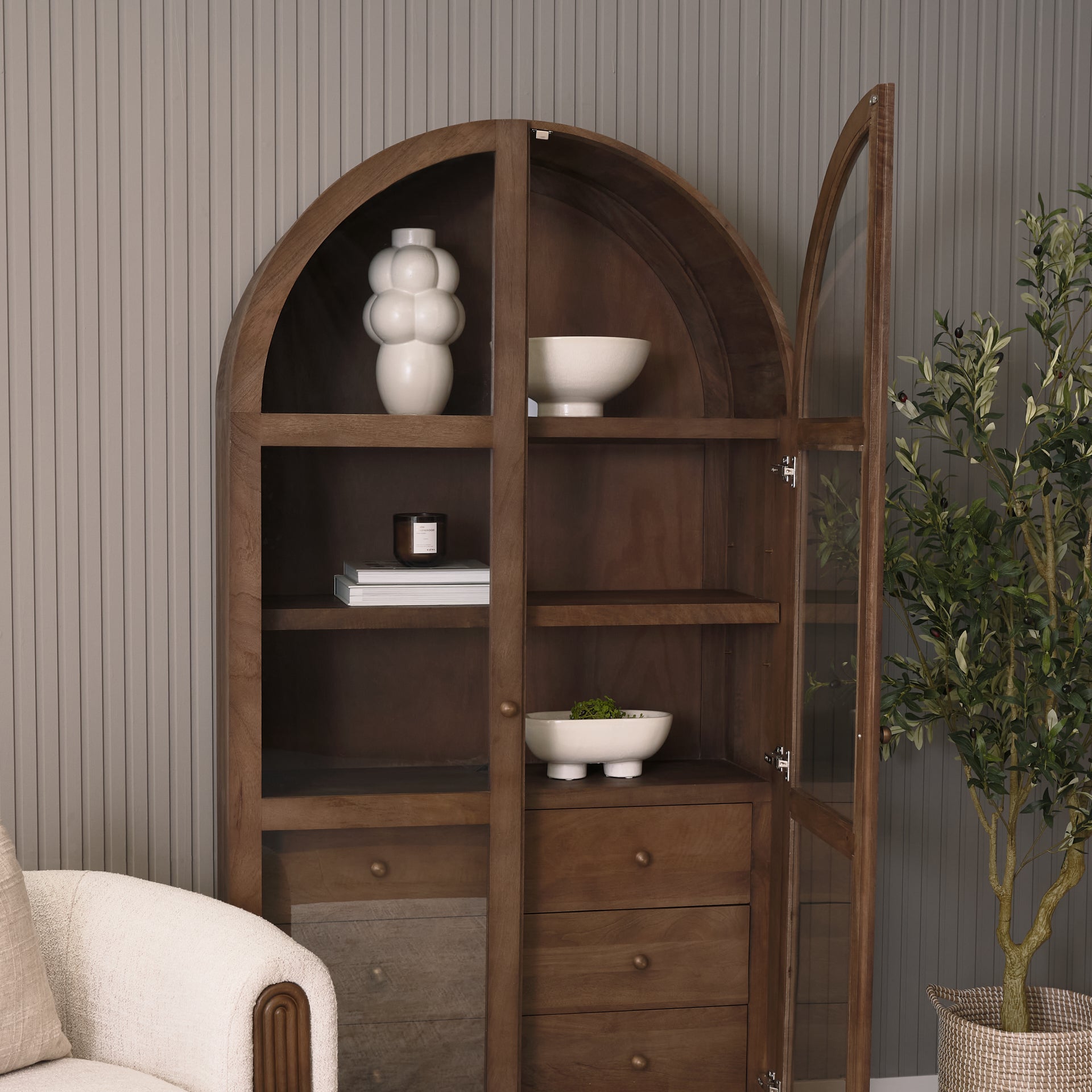 Sia Cabinet
