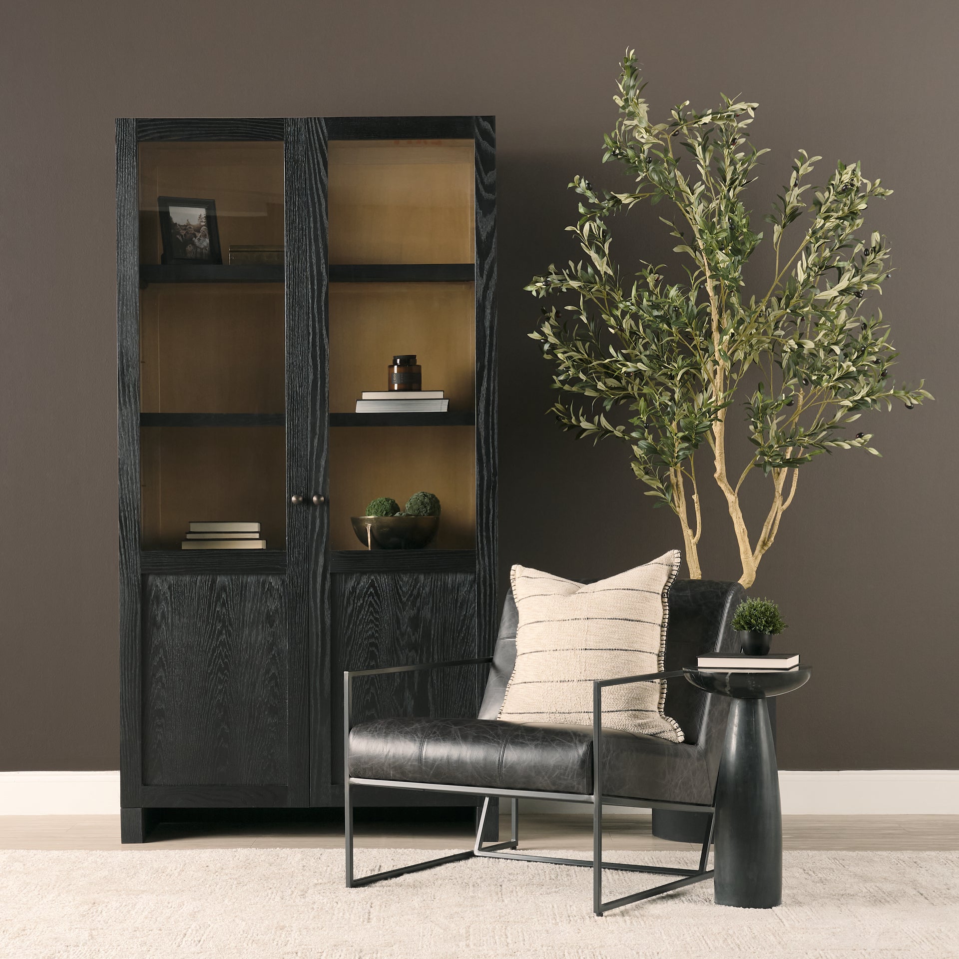 Henry Cabinet
