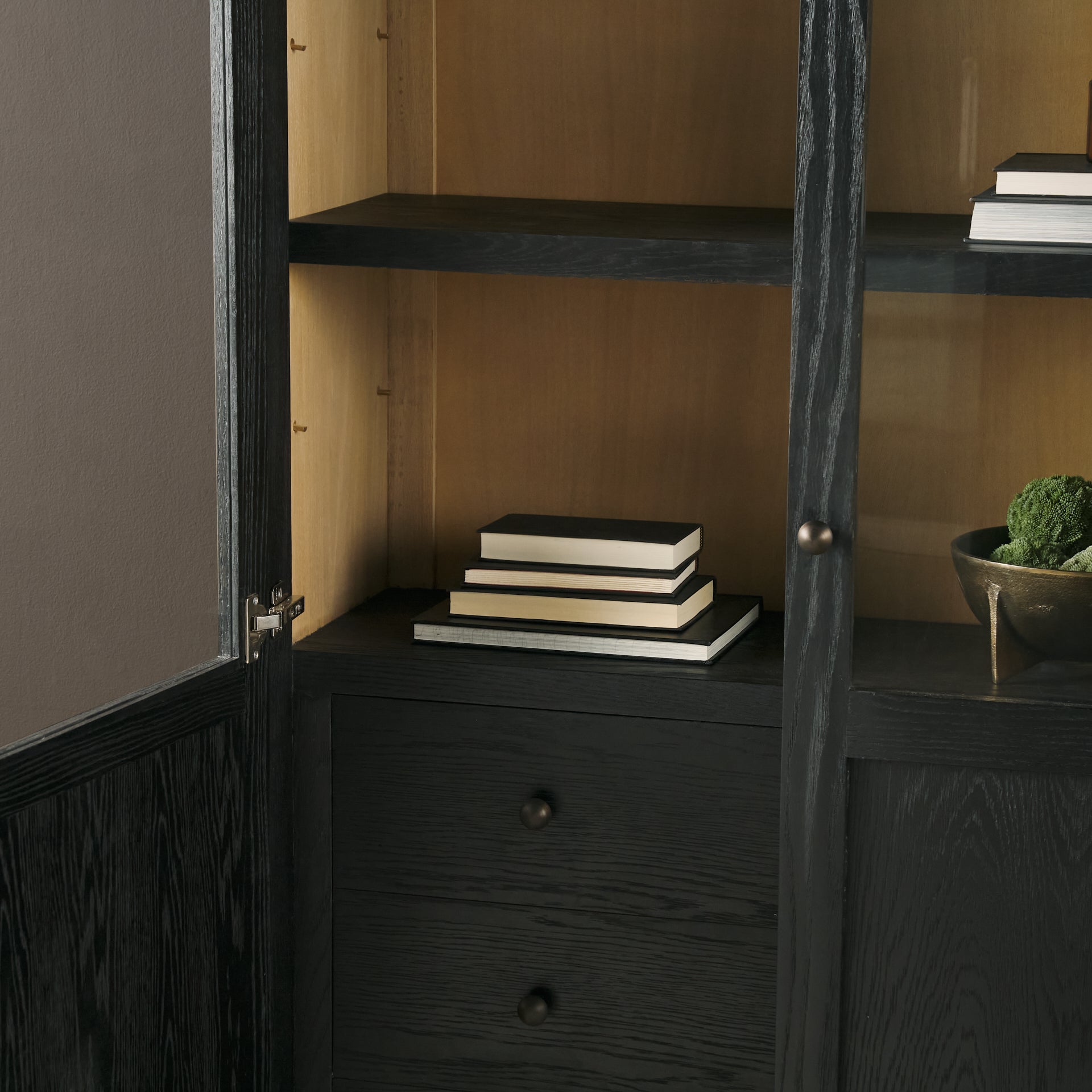 Henry Cabinet