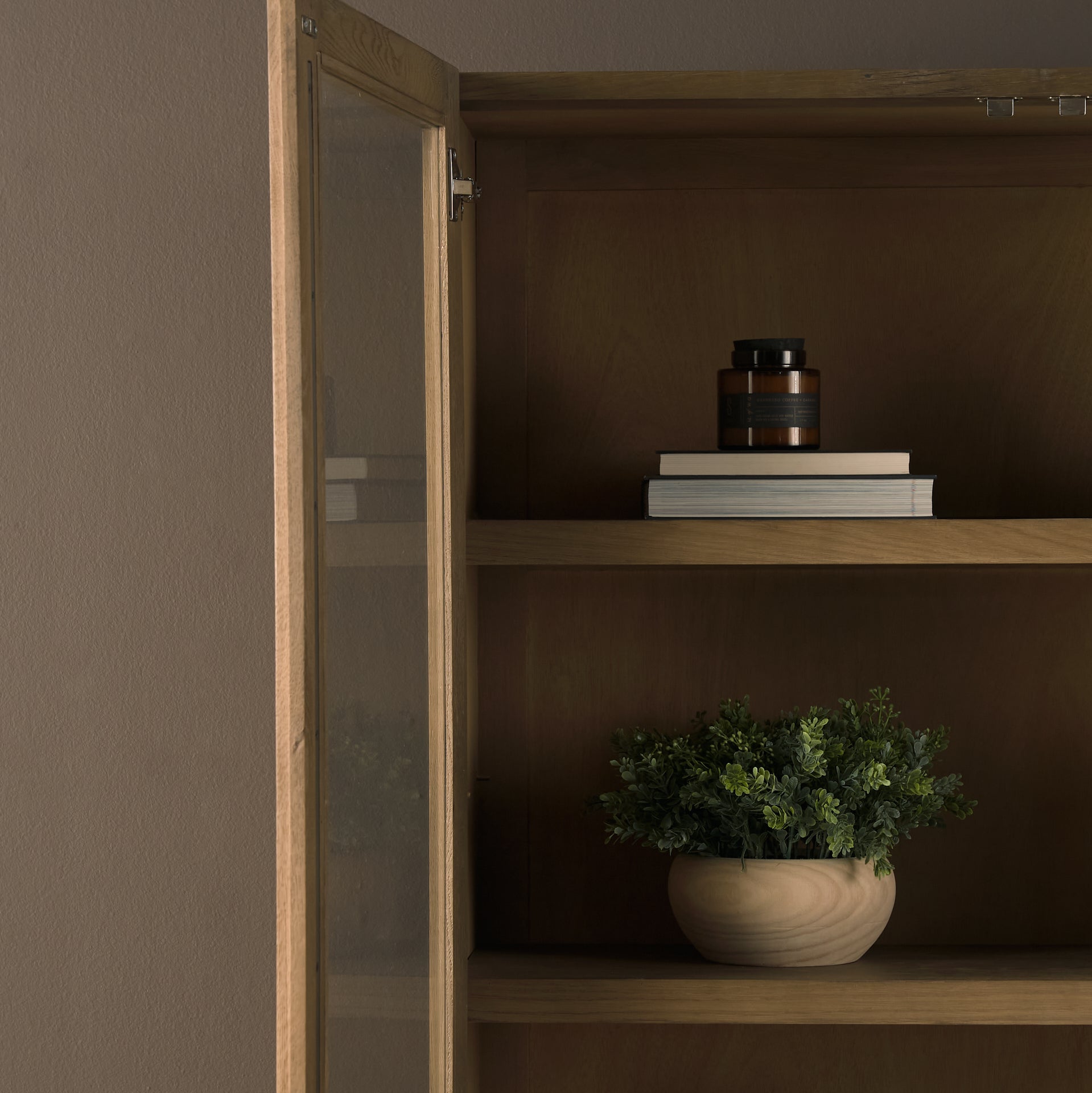 Henry Cabinet