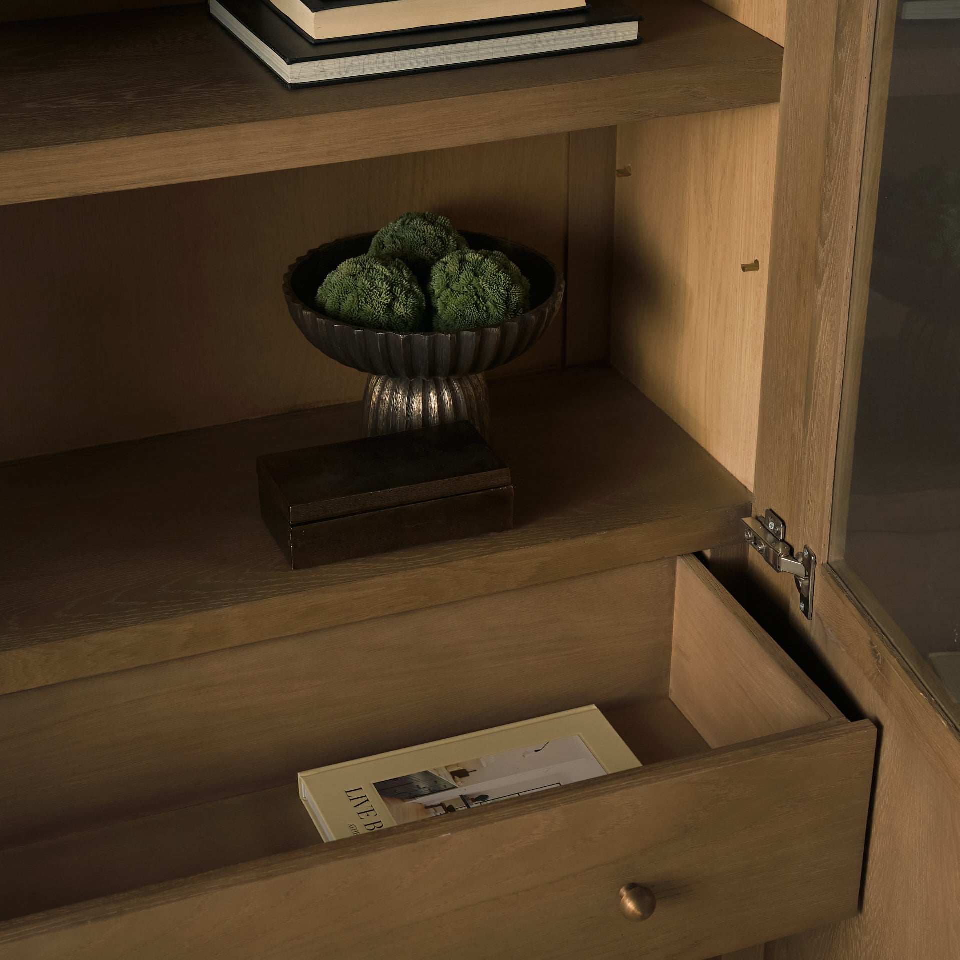 Henry Cabinet