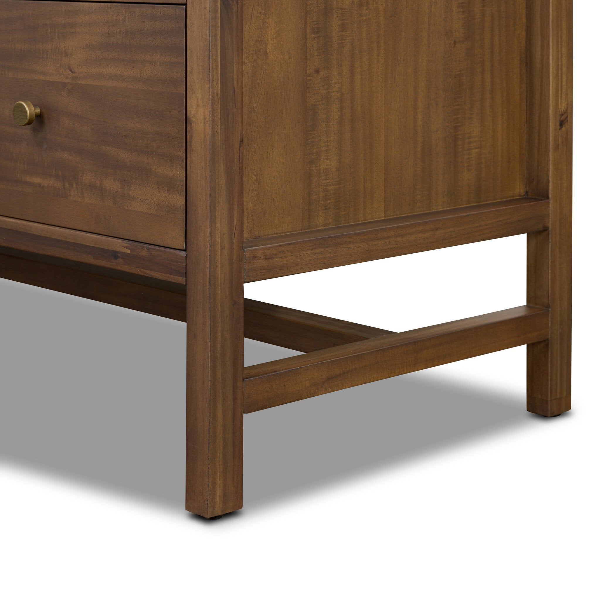 Sullivan Chest
