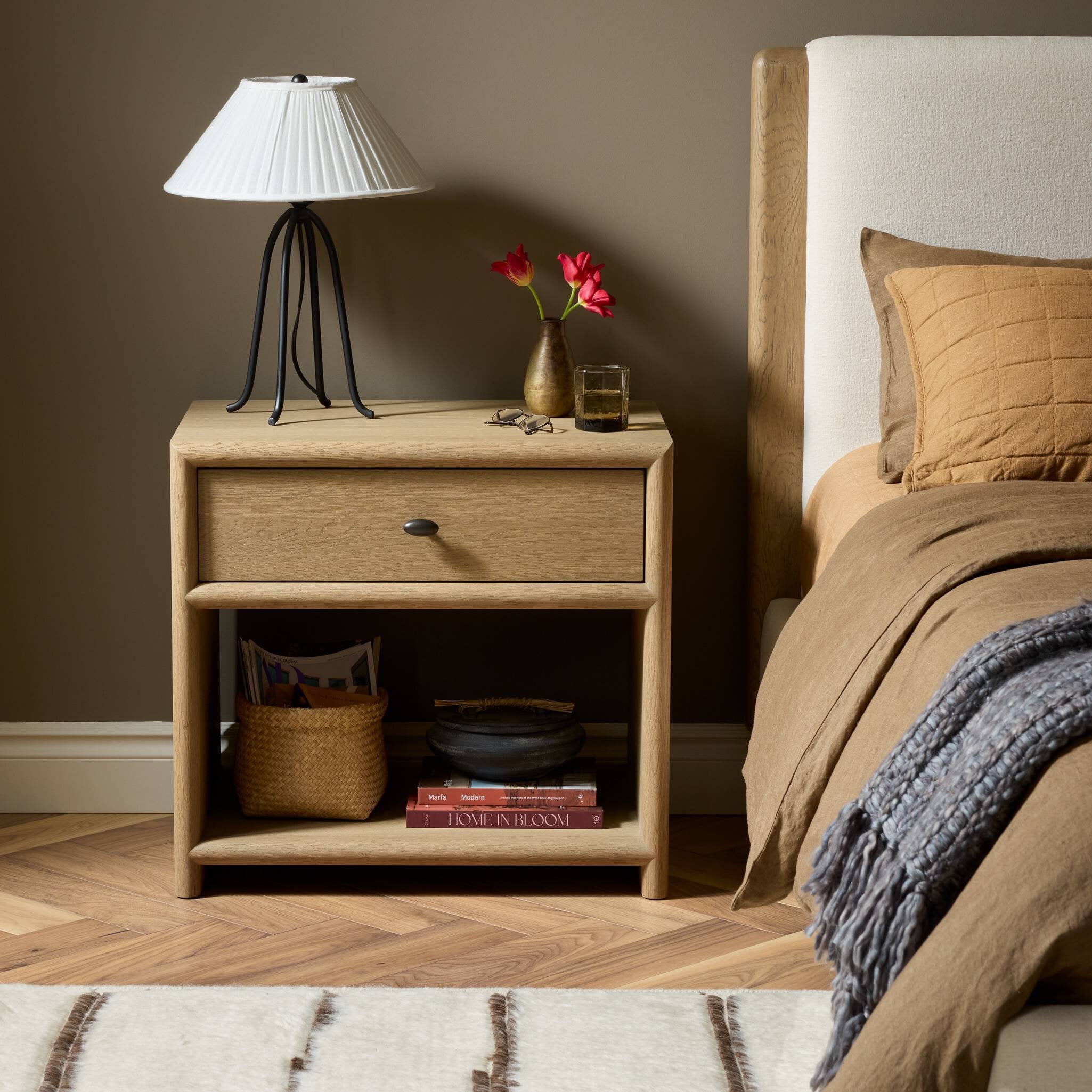 Analisa Nightstand