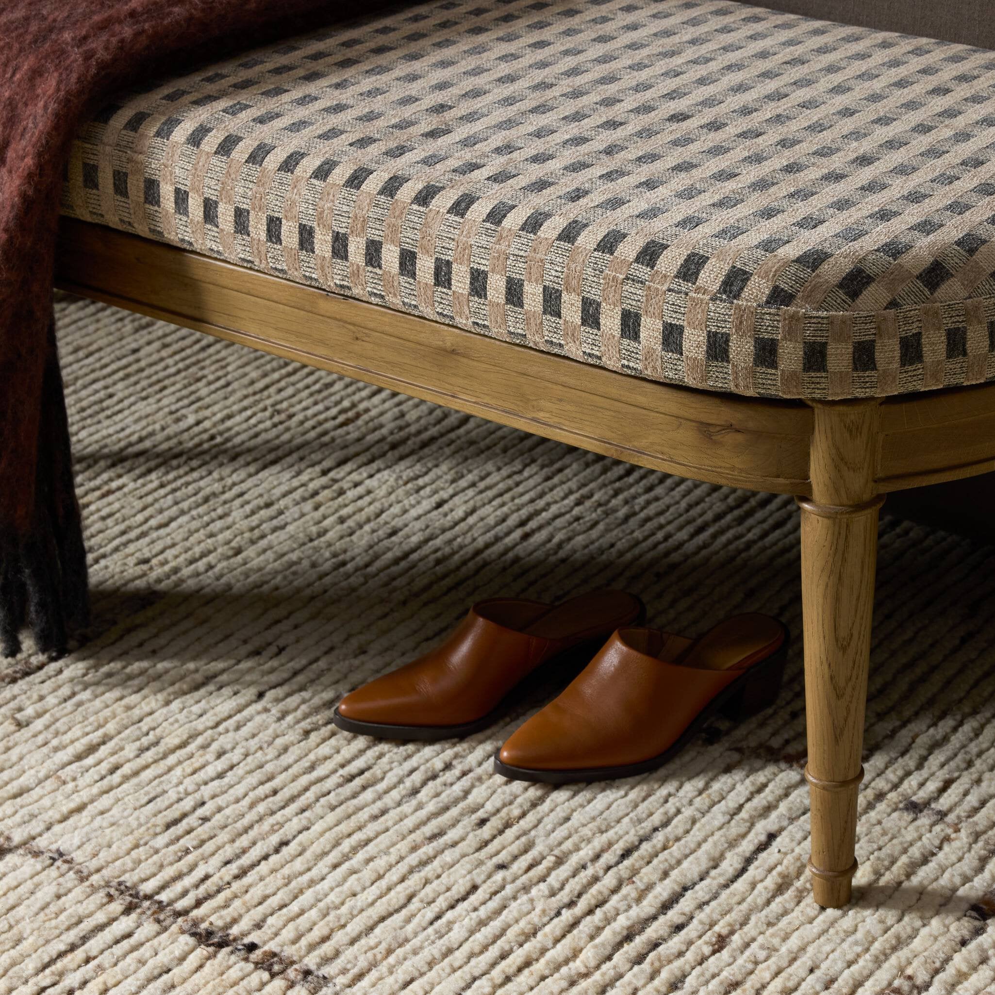 Moya Accent Bench