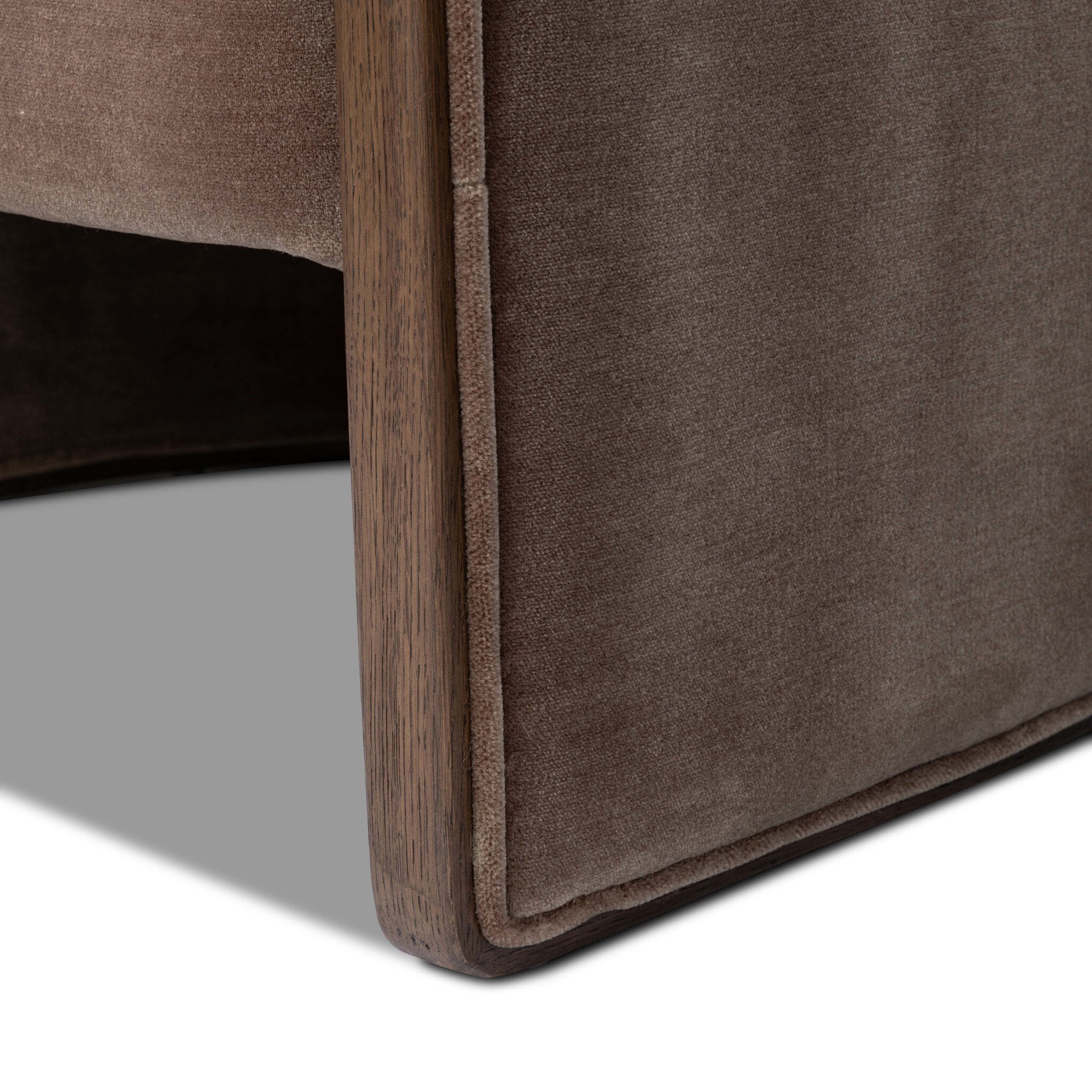 Voss Chair