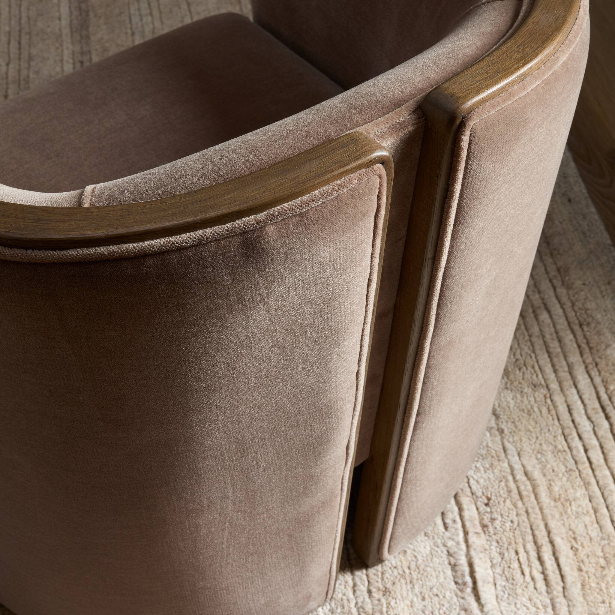 Voss Chair